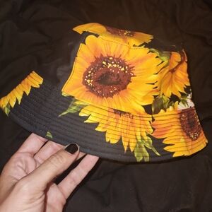 Sunflower bucket hat